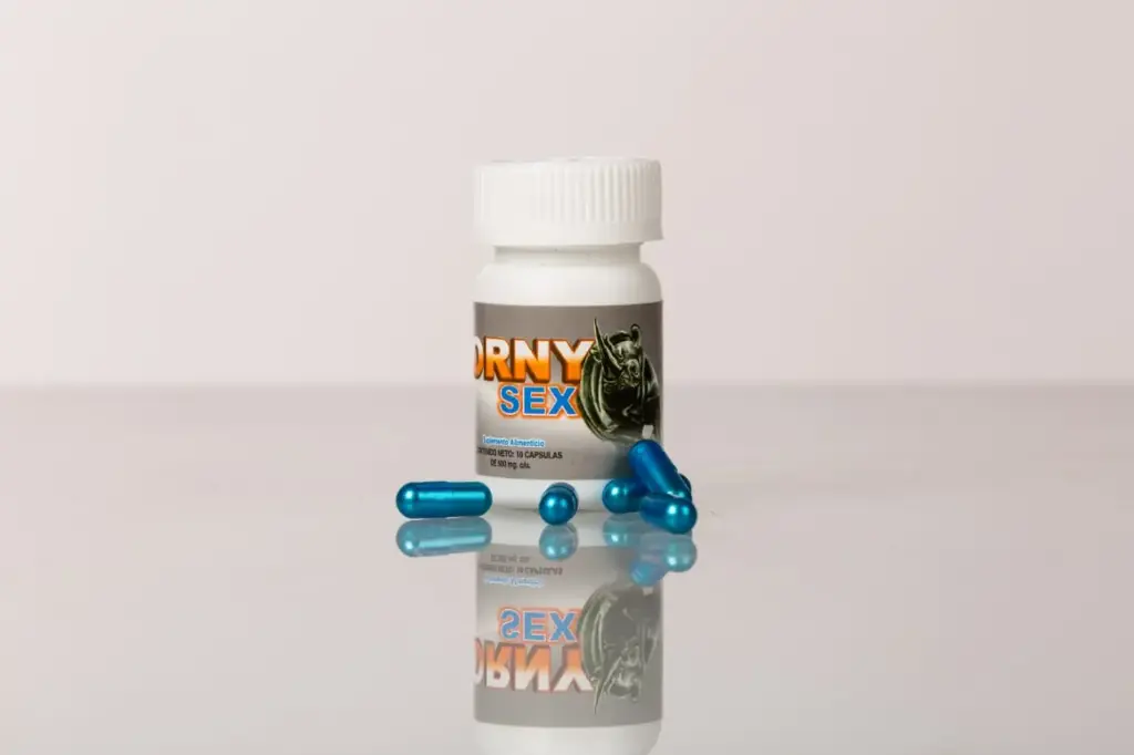 M012 HORNYSEX 10 CAPS. DE 500 MG. C U